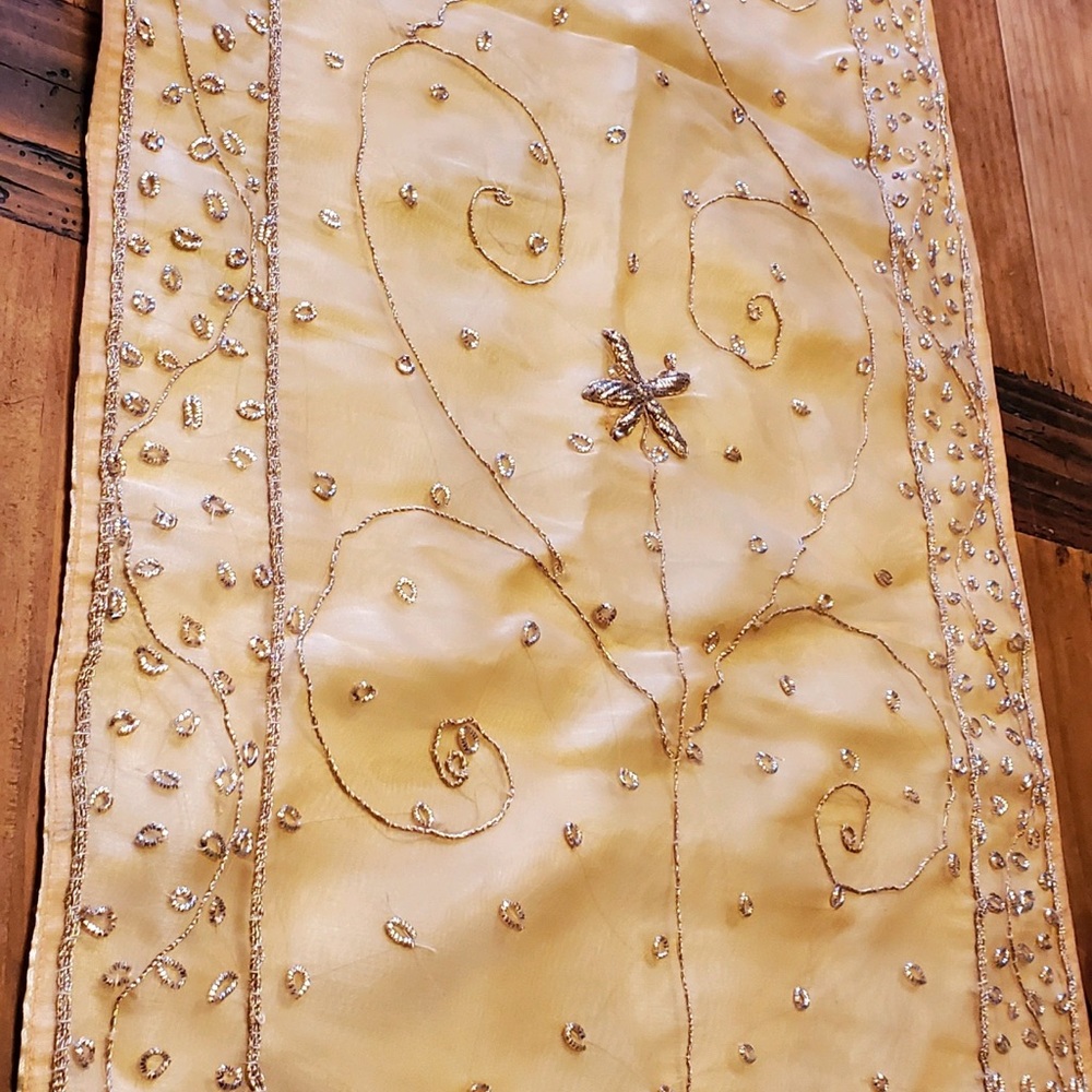Table runner - Picture 2 of 4